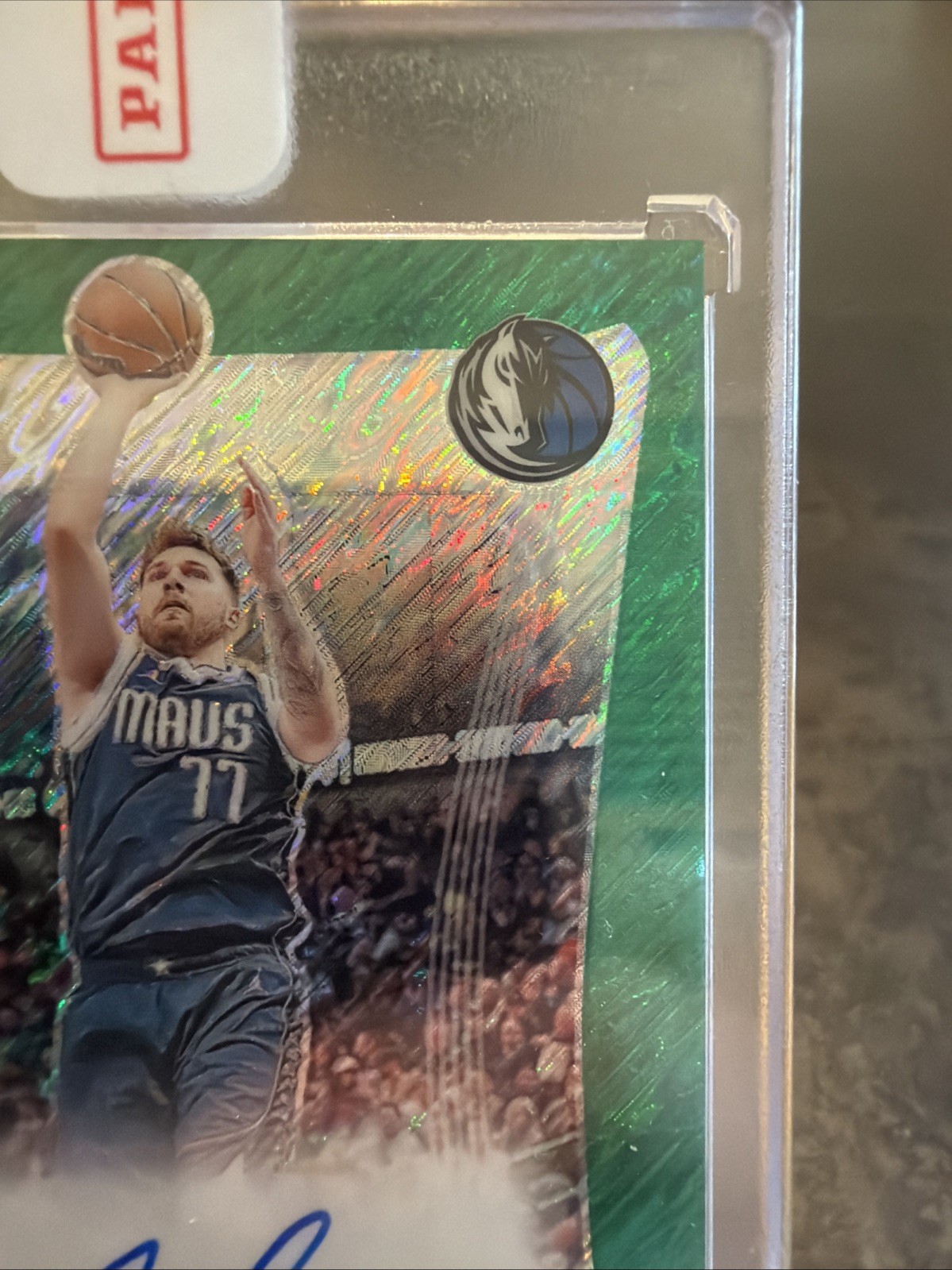 2023-24 Prizm Deca Luka Doncic On Card Auto FOTL Green Shimmer 4/15 🔥 Sealed view 5