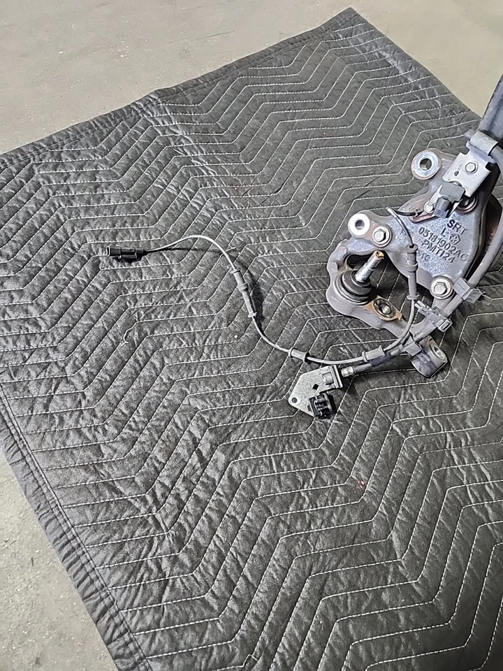 2015-2021 Dodge Charger Challenger Scat Pack SRT Front LEFT Spindle Knuckle Hub - Image 2 of 4