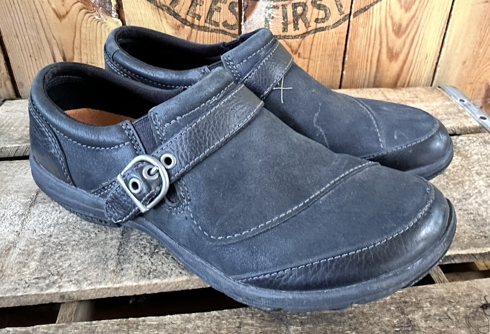 Merrell Black Leather Shoe J69078 Dassie Buckle Slip-On Women's