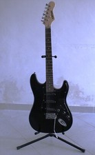 CHITARRA ELETTRICA CON