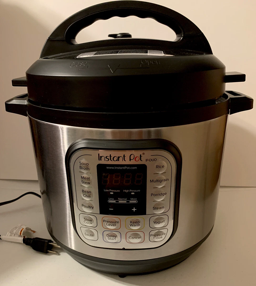 Instant Pot DUO80 Electric Pressure Cooker - Silver