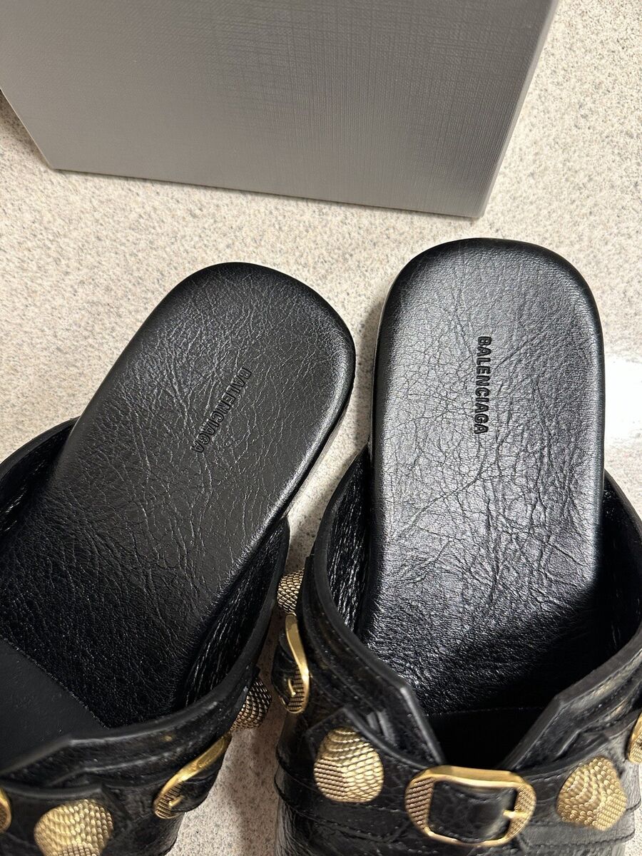 Balenciaga Cosy Cagole Mule. Size IT 39. New With Box Balenciaga Cosy Cagole Mule. Size IT 39. New With Box
