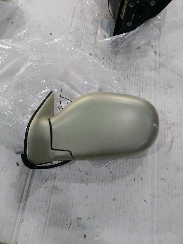 Espejo de puerta izquierdo usado se adapta a: Infiniti QX4 2001 Power desde 11/00 izquierdo grado B Foto 2 de 4