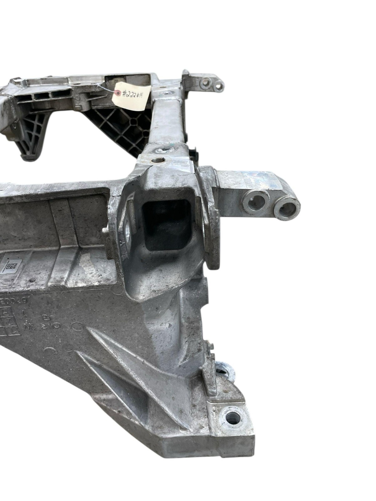 2017-2020 MASERATI LEVANTE FRONT ENGINE CRADLE CROSSMEMBER SUPPORT 670034763