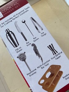 7 Piece COCKTAIL SHAKER SET*nib*Life Styles