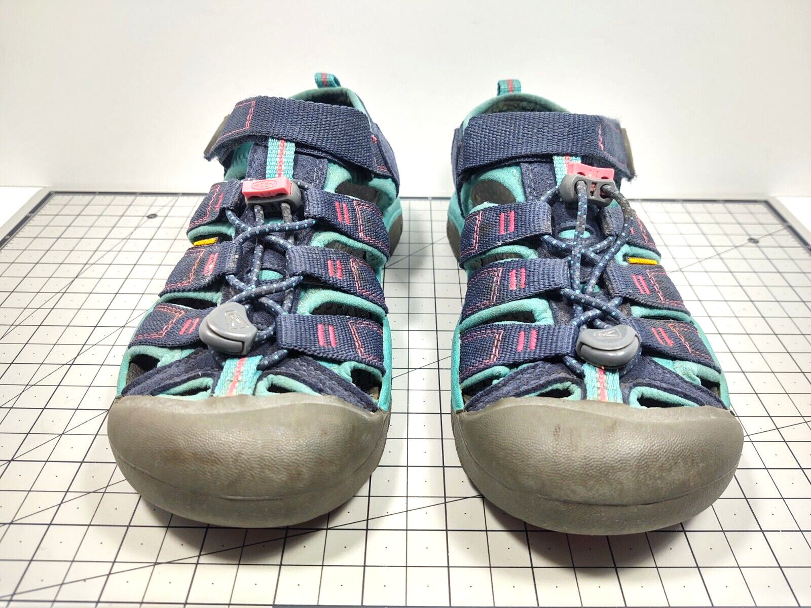 Sandali impermeabili Keen Newport H2 giovanili blu navy cinturino verde acqua taglia 3 US