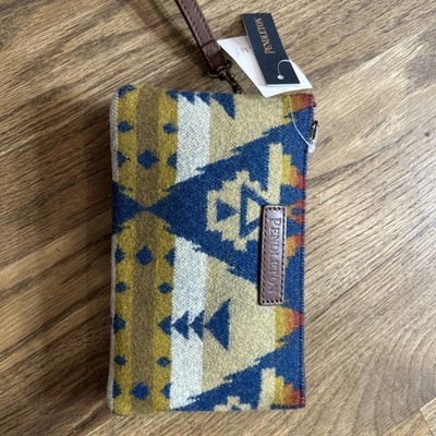 PENDLETON Three Pocket Keeper Wool Wristlet Wallet With Strap Aztec NWT