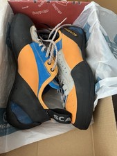 SCARPA Mens Climbing Shoes Lace-Up US 10 EU 4...