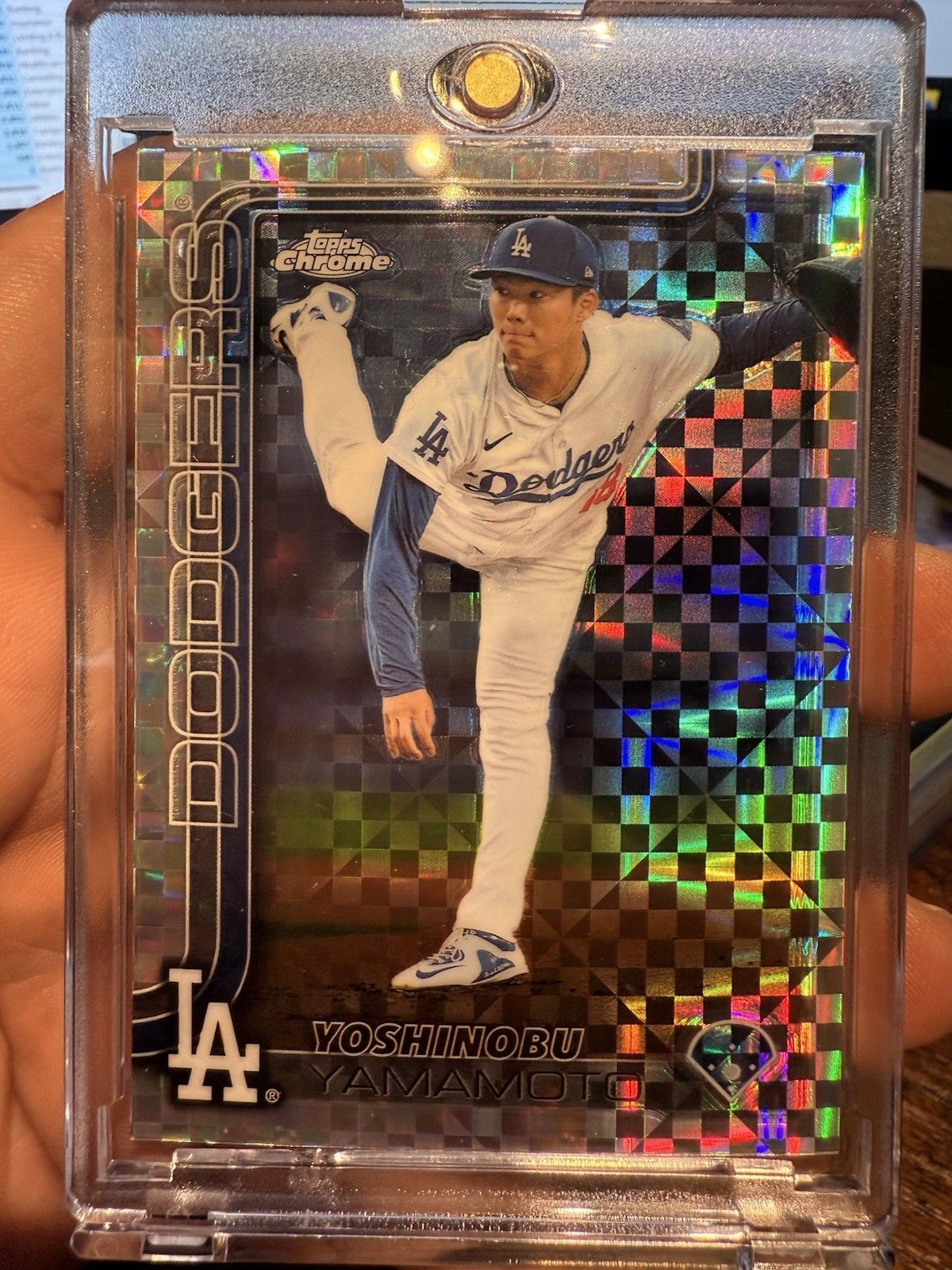 2025 Topps Chrome - Yoshinobu Yamamoto #179 Geometric Refractor