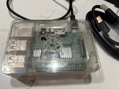 Raspberry Pi 4 1GB - includes Case, power supply with switch, HDMI, excellent
