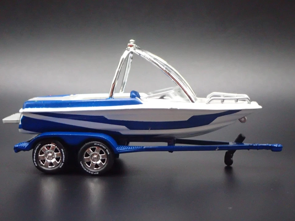 SKI & WAKEBOARD SPEED BOAT ON TRAILER BLUE 1/64 SCALE DIORAMA PROP MODEL - Image 4 of 4
