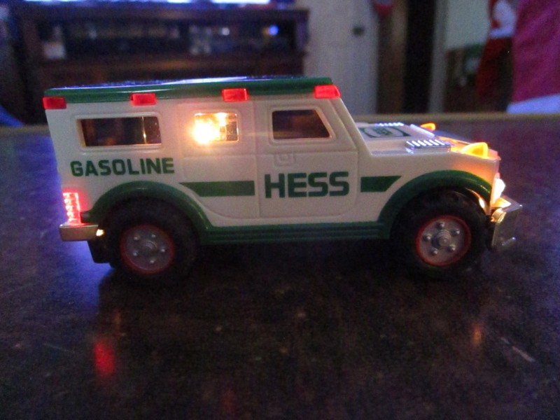 NEW Hess Model Toy CRUISER 2001 FROM THE Helicopter SET (CRUISER ONLY)