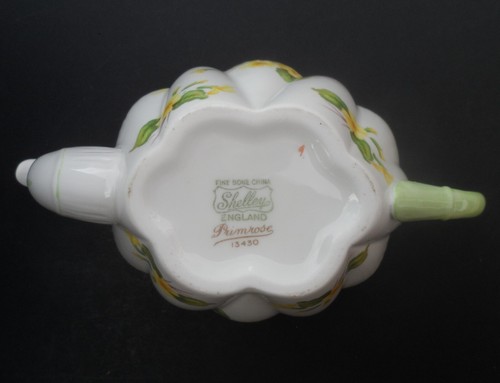 A beautiful Shelley "Primrose" 13430 One Pint Capacity lidded teapot. C.1940. - Picture 13 of 14