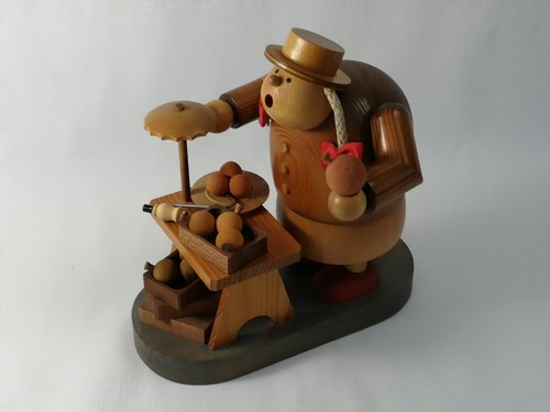 KWO Räuchermann comerciante de manzanas con puesto de venta 18 x 18 x 9 cm Montes Metálicos - Imagen 2 de 15