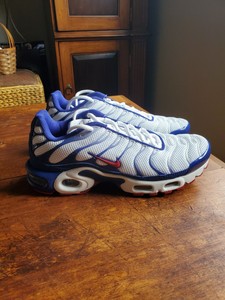 red white and blue air max plus