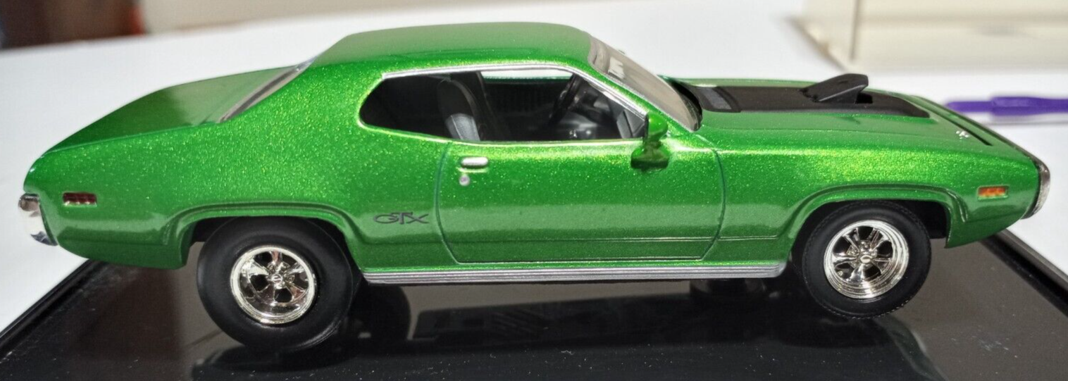 HOT WHEELS Collectibles Green 1971 Plymouth GTX Mopar W/Air Grabber Hood 1/43