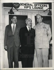 1949 Press Photo John Cabot, Dr. J. Stuart & John Dunning at airbase in CA