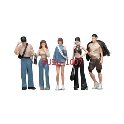 Diorama 1/64 Painted Resin Figure Model City Street Doll Scene Display Model Toy