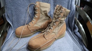 ARMY COMBAT BOOT SZ. 4 1/2 MEN'S / WOMEN'S SZ. 6 1/2 STEEL TOE DESERT TAN UNISEX