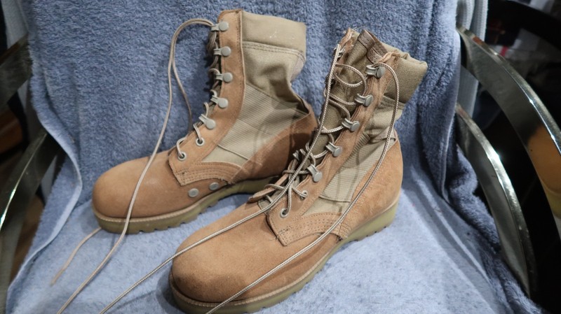 ARMY COMBAT BOOT SZ. 4 1/2 MEN'S / WOMEN'S SZ. 6 1/2 STEEL TOE DESERT TAN UNISEX