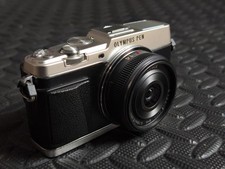 Olympus OM-D E-P5 16.1MP + Lumix 14mm F2.5