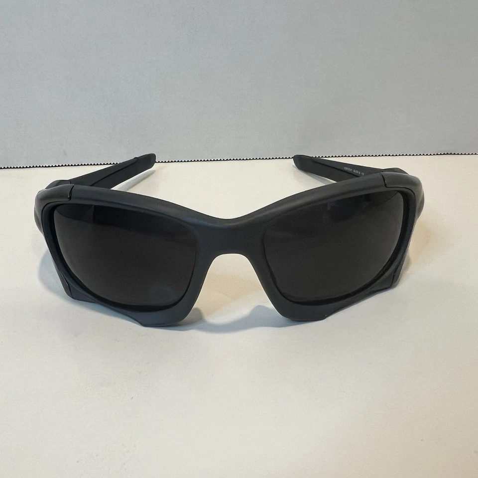 Gafas de sol Oakley Pit Boss II marco negro lentes polarizadas negras nuevas en caja Foto 3 de 4