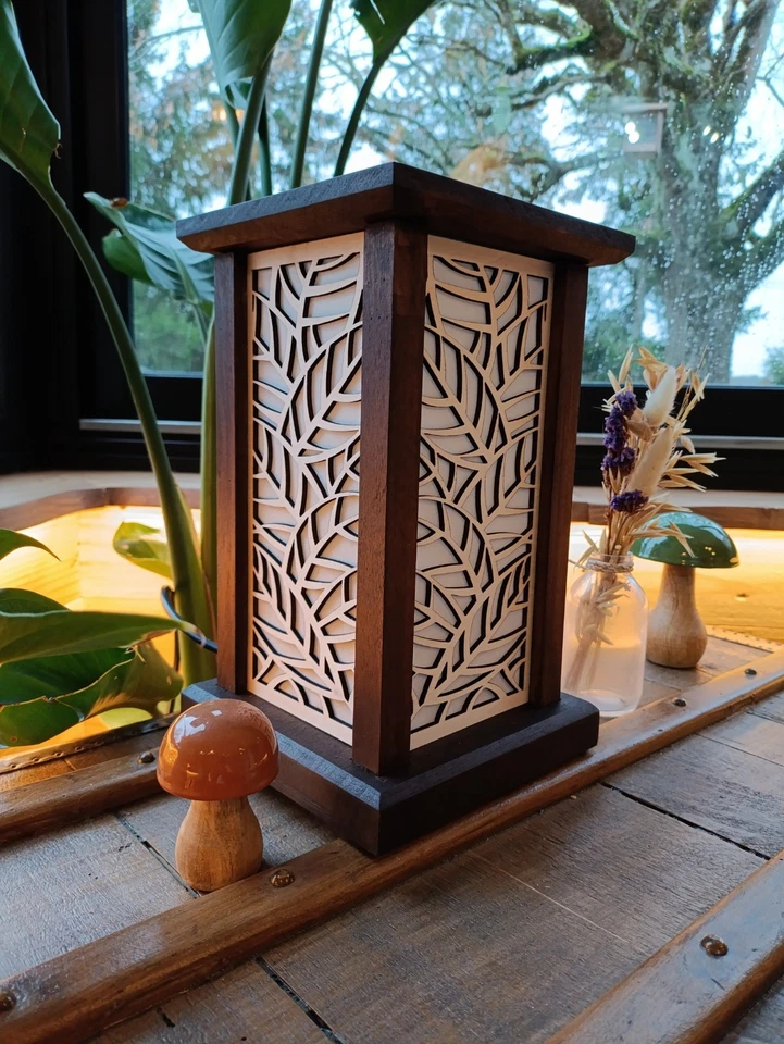 Lampe artisanale en bois • Lanterne décorative feuilles • Lumière LED chaude... - Photo 3/4