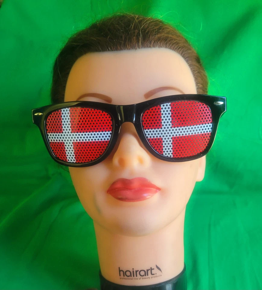 GAFAS DE SOL DANMARK FAN DEL FÚTBOL NUEVAS Foto 3 de 4