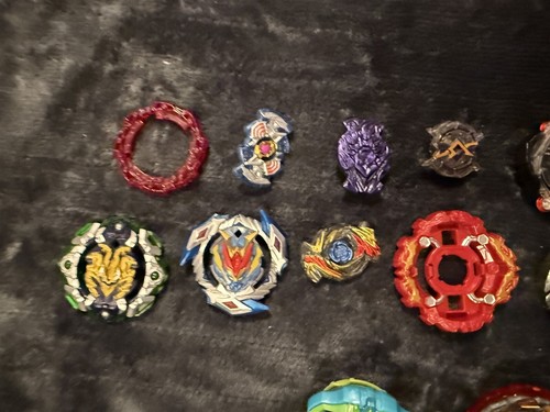 HUGE BEYBLADE LOT OF 113 PIECES METAL & PLASTIC ASSORTMENT TAKARA TOMY - Picture 7 of 15