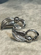 Vintage Art Deco Feather Earrings Silver Tone Clip On Gilded Age