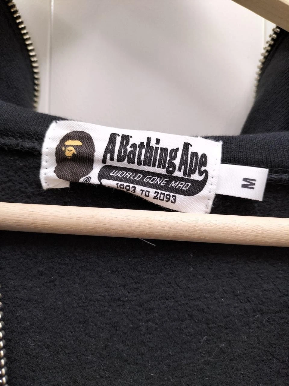 A BATHING APE (BAPE) Felpa con cappuccio A Bathing Ape souvenir full zip zip nera o mimetica usata