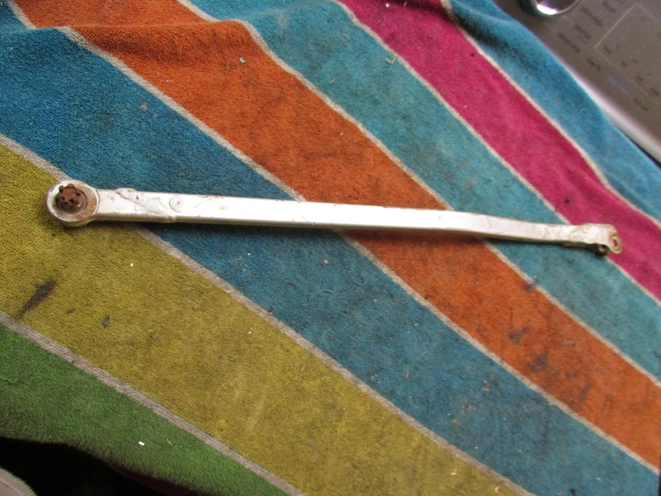 Soporte de barra de freno trasero Suzuki RM125 RM 125 1983 Foto 3 de 4