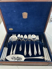 Holmes & Edwards Inlaid IS 1937 Lovely Lady Silverplate Flatware 47 Pcs w/ Case