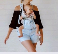 The Mumsie Betty Overalls Shortalls Stretch Denim Baby Carrier M NWT Light Wash 
