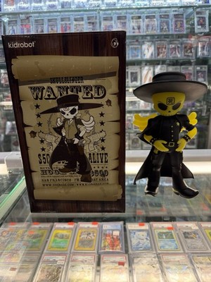 Kidrobot Huck Gee GID Skullslinger Tuco Ed Designer Art Toy Limited RARE