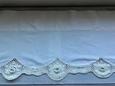 COTTAGE CREAM JC PENNEY CROCHETED SCALLOPED ROSSETTE VALANCE #328
