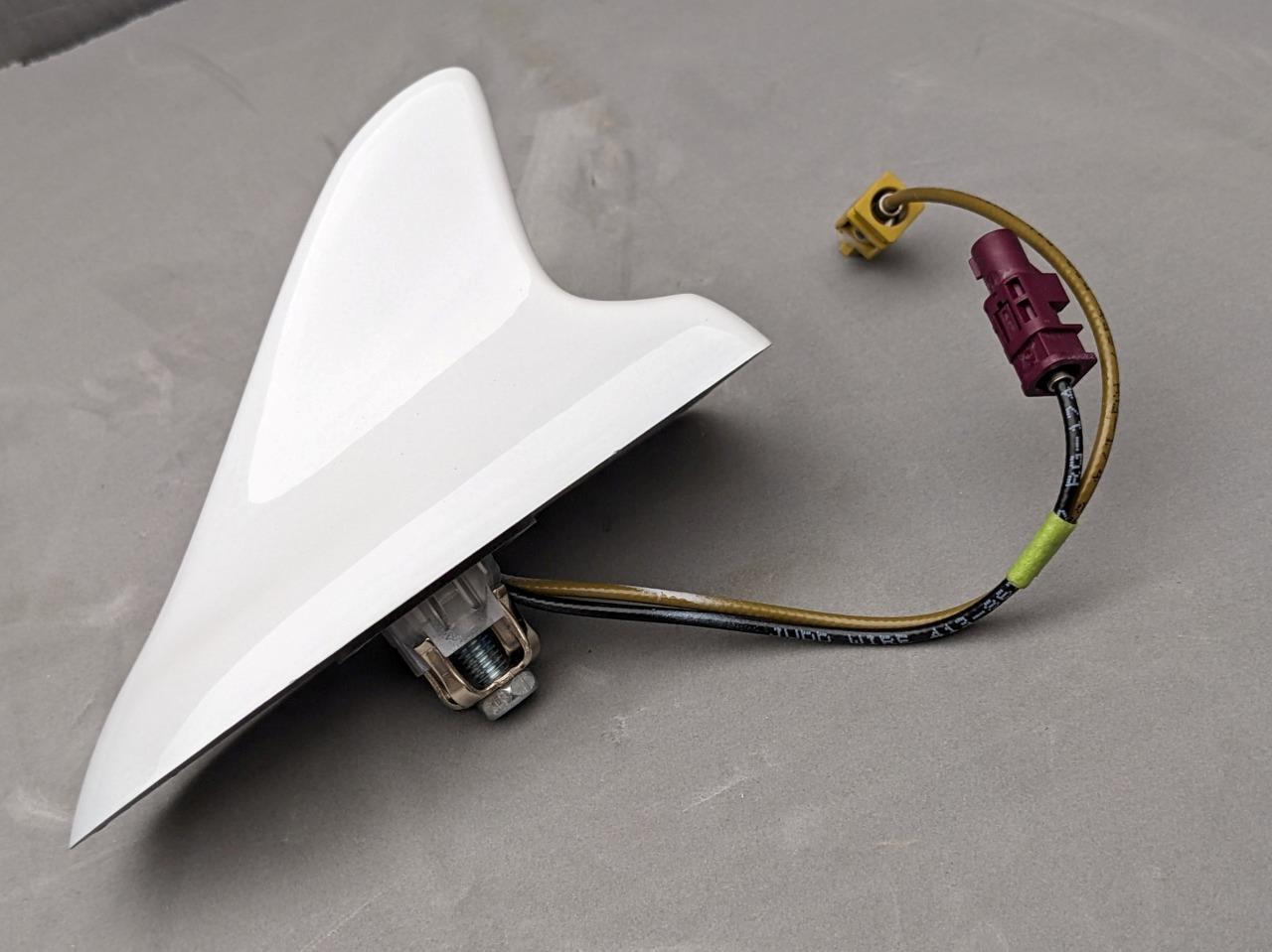 GM Shark Fin GPS and Radio Base Antenna ATS Camaro LaCrosse Regal Olympic White