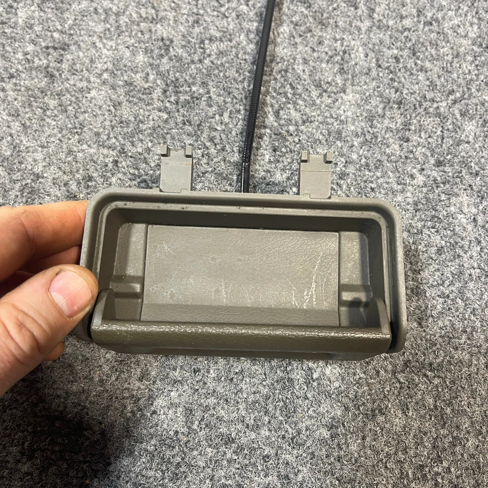 06-14 Honda Ridgeline CONDUCTOR DERECHO Asiento Trasero Plegable Liberación Manija Pestillo Fabricante de Equipo Original Foto 4 de 4