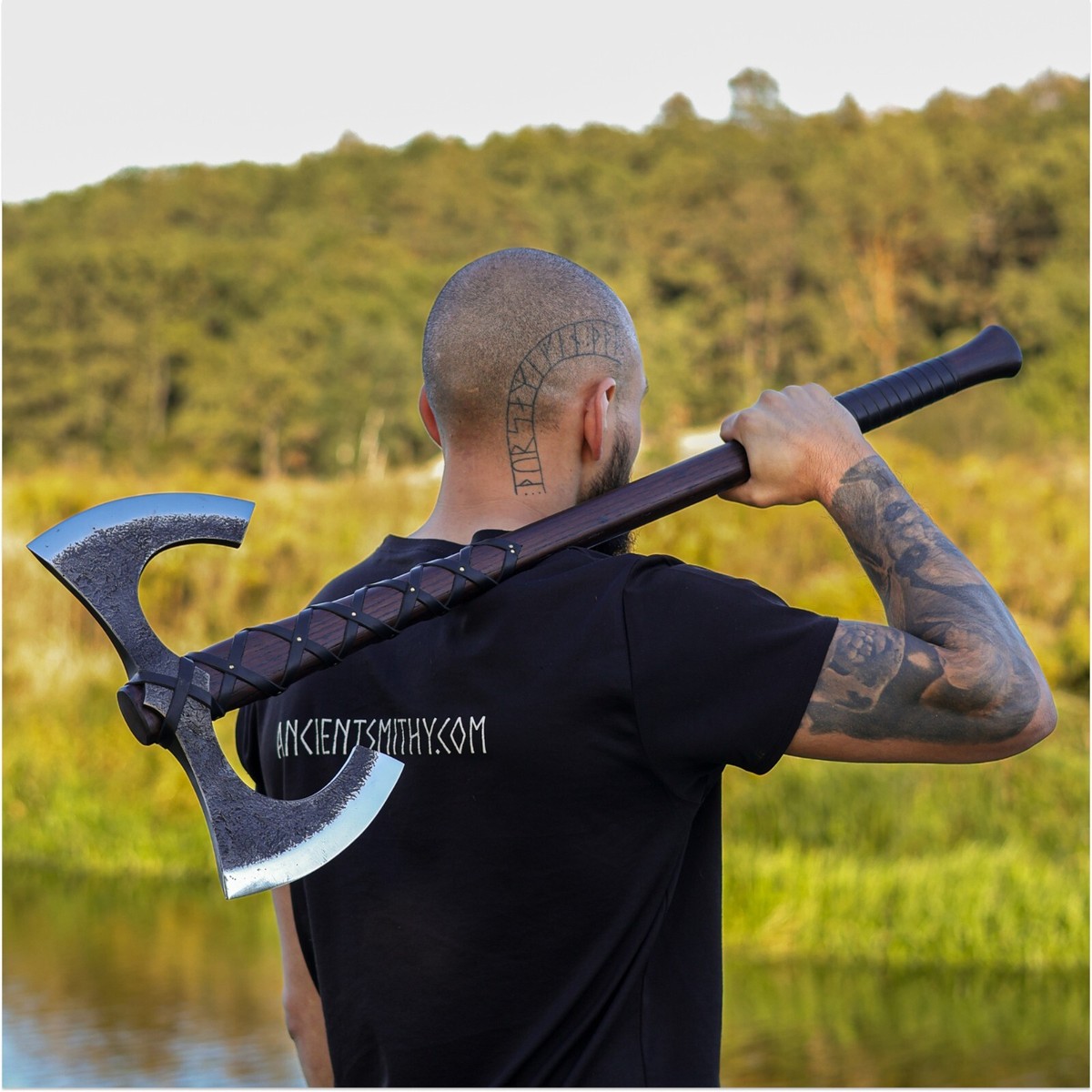 Hache double tranchant modèle luxe de 65cm