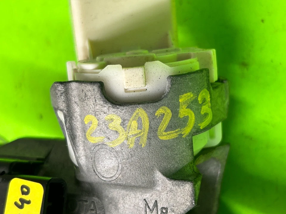 Toyota Highlander 2010 interruptor de encendido bloqueo con llave e inmovilizador OEM 89783-71011 Foto 3 de 4