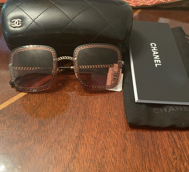 美品 CHANEL シャネル 4245 c.395/S6 ゴールドチェーン ラウンド