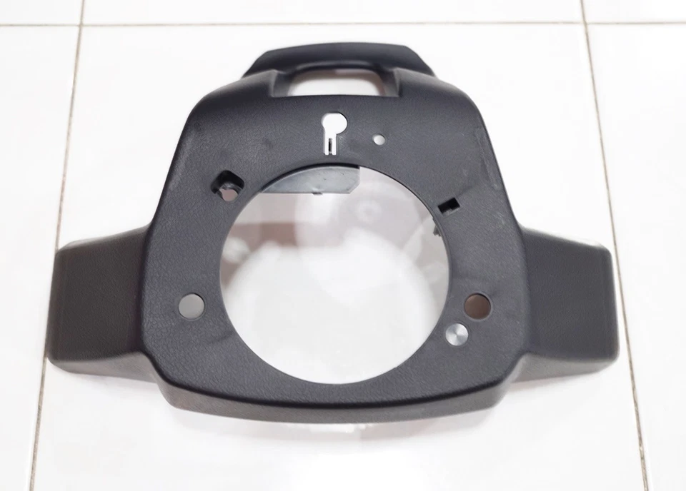 TOYOTA HILUX FORTUNER 2015-18 STEERING WHEEL BLACK  BASE COUPE BACK TRIM COVER - Imagem 3 de 4