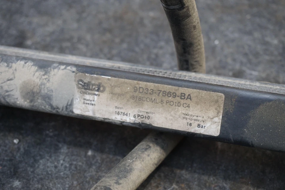 Enfriador de aceite diferencial trasero OEM 9D337869-BA Aston Martin Rapide 2011 Foto 4 de 4