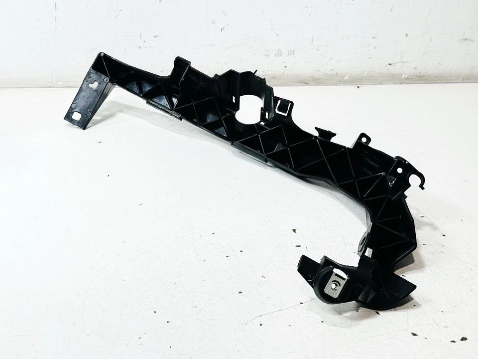 09-11 BMW 335I E90 LCI 3-SIERES LEFT FRONT HEADLIGHT BRACKET SUPPORT 7138401 OEM - Image 4 of 4