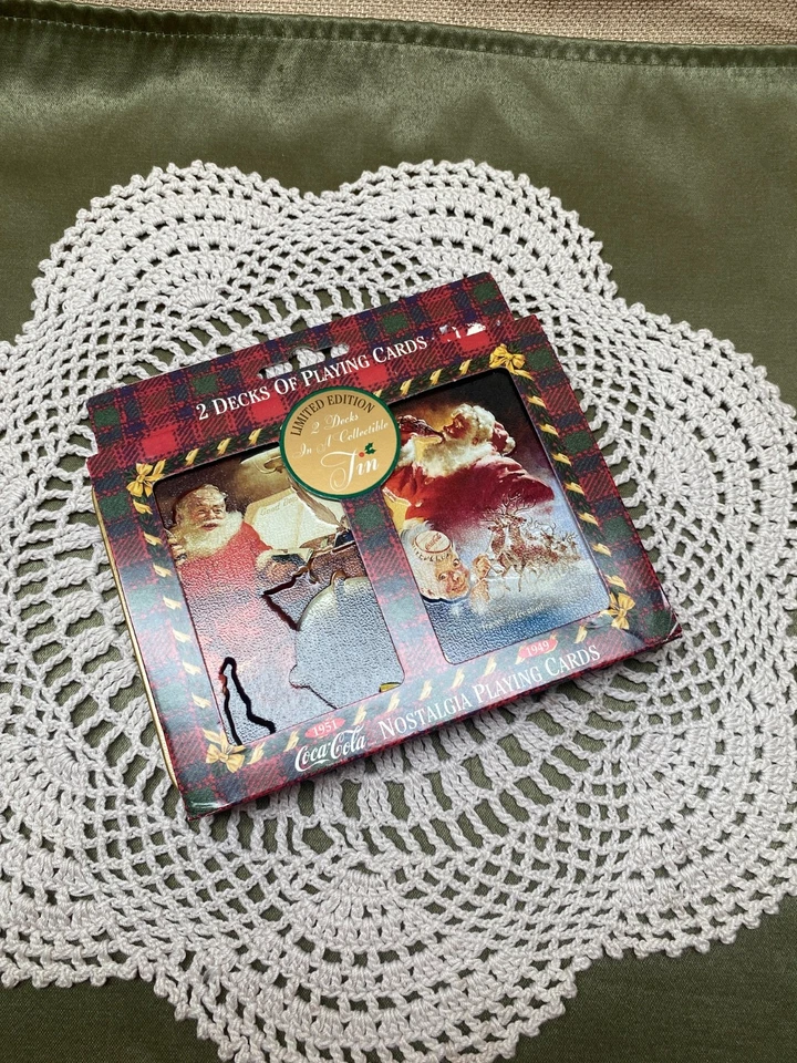 Coca-Cola Christmas Santa Playing Cards: 1998 Limited Edition Tin - Image 3 of 4