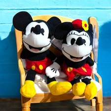 NWT Disney Store 1930  s Mickey Mouse Minnie Mouse 8  Plush Set