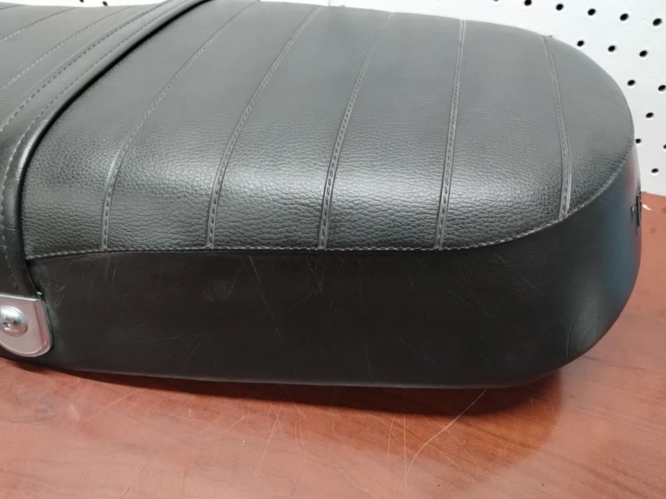 Asiento deportivo Triumph Thunderbird 900 genuino OEM T2300221 Foto 3 de 4