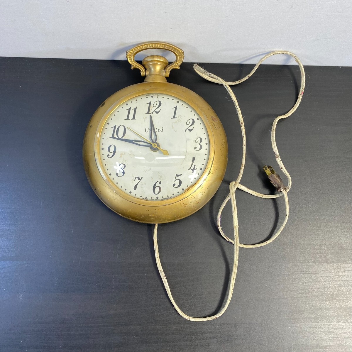 Vintage Working UNITED CLOCK CORP Brooklyn ny, U.S.A Watch Mid
