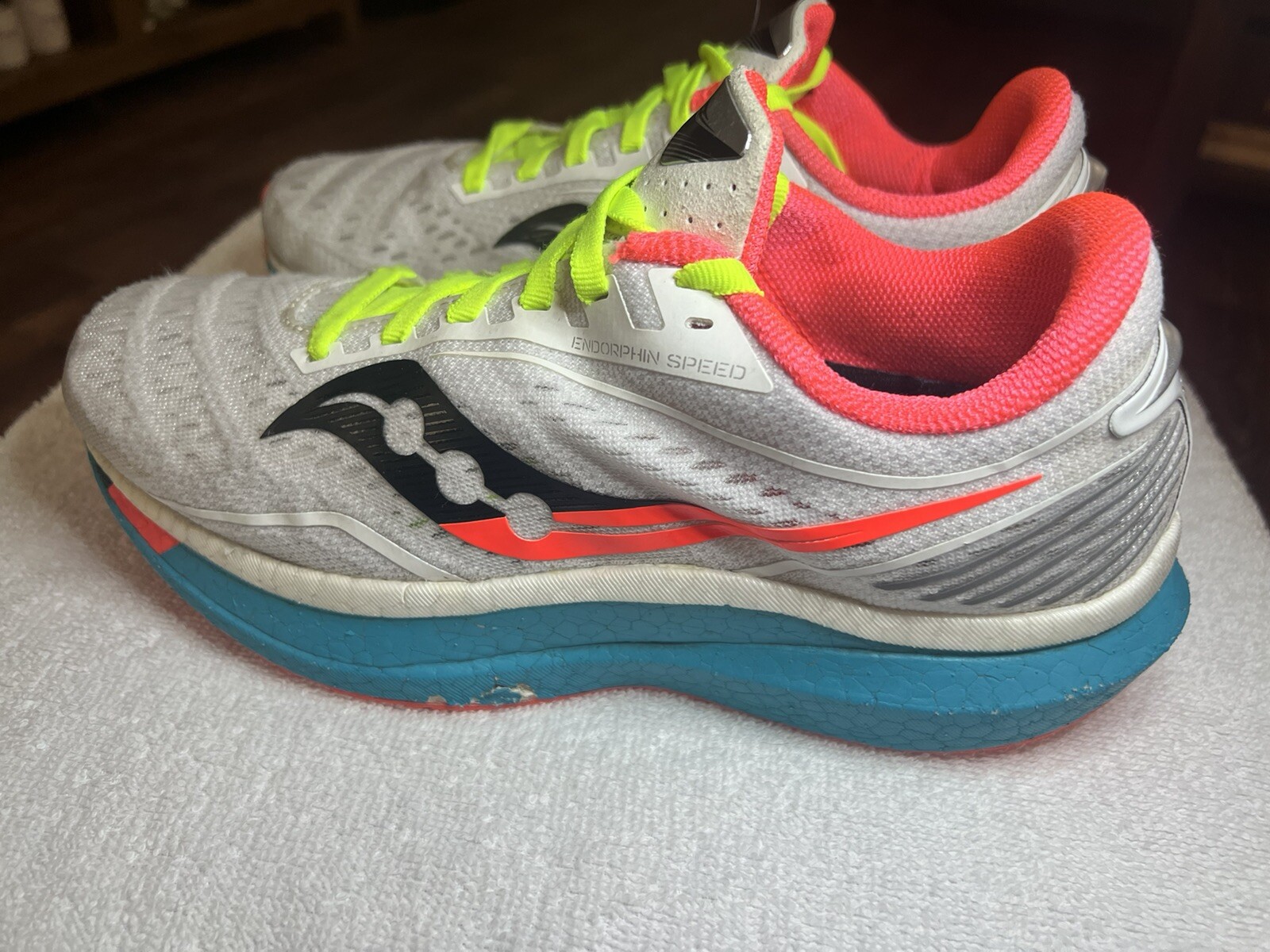 Saucony Endorphin Speed White Mutant 