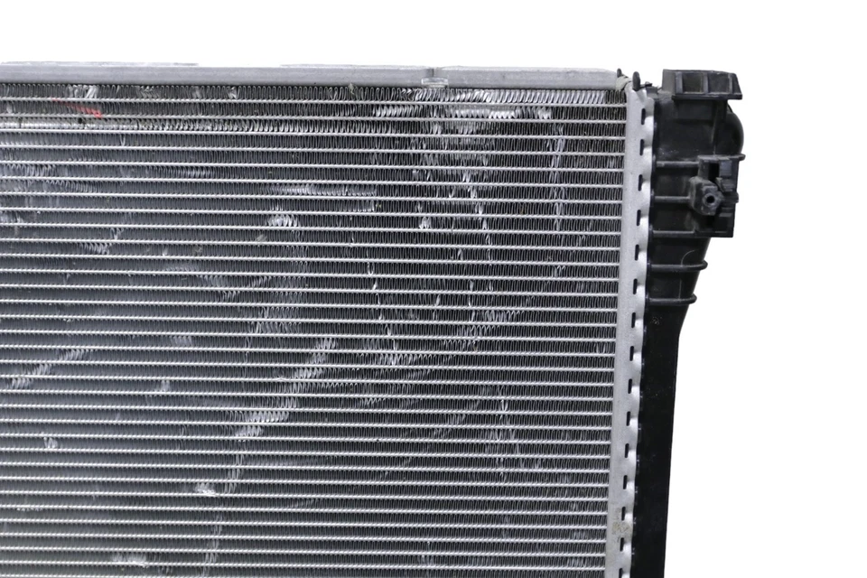 Radiador de refrigeración del motor Mercedes Benz SL450 SL550 0995002603 2017-2020 OEM Foto 4 de 4